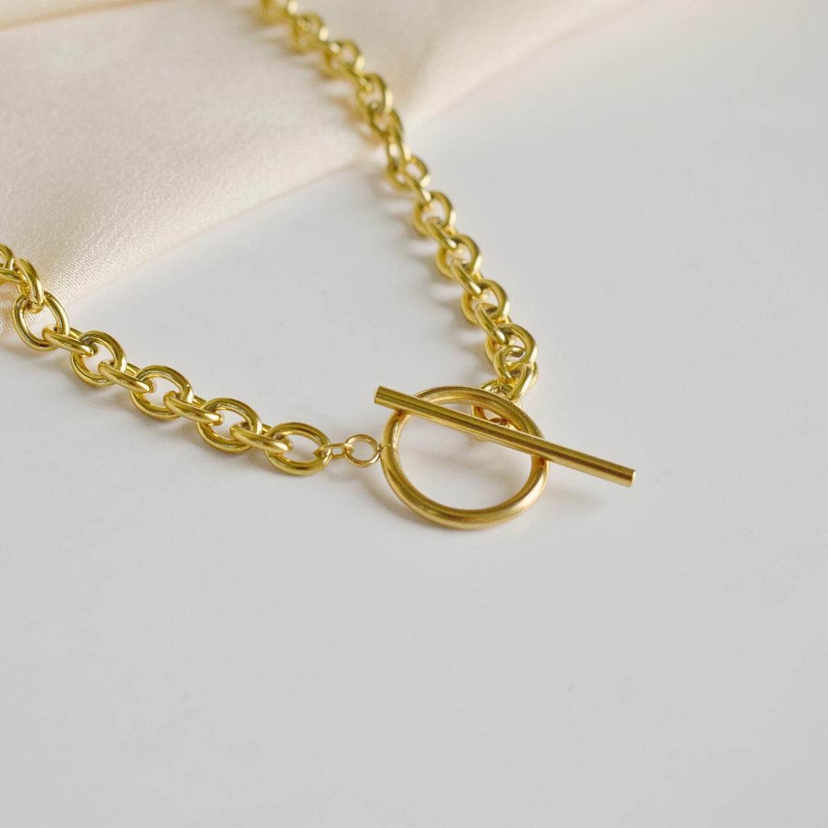 MYKI Gold-Plated Chunky Chain Necklace with Toggle Clasp (MK895G-SSYI)