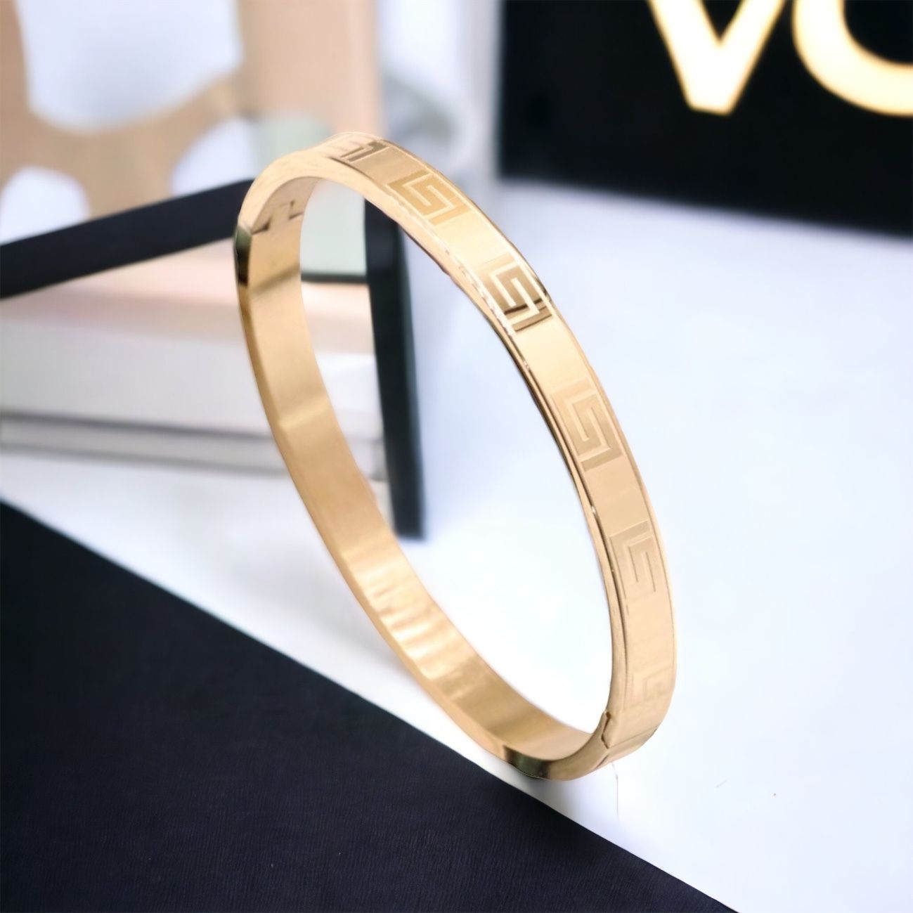 MYKI Glorious Love Bracelet(6 mm thickness, 2.4 diameter) (MKBRAD464G)