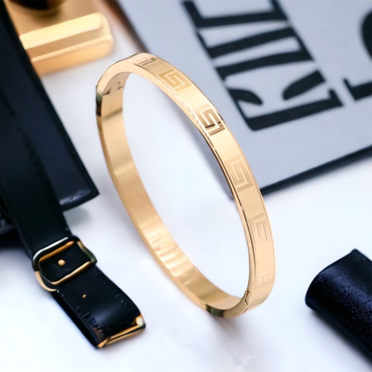 MYKI Glorious Love Bracelet(6 mm thickness, 2.4 diameter) (MKBRAD464G)