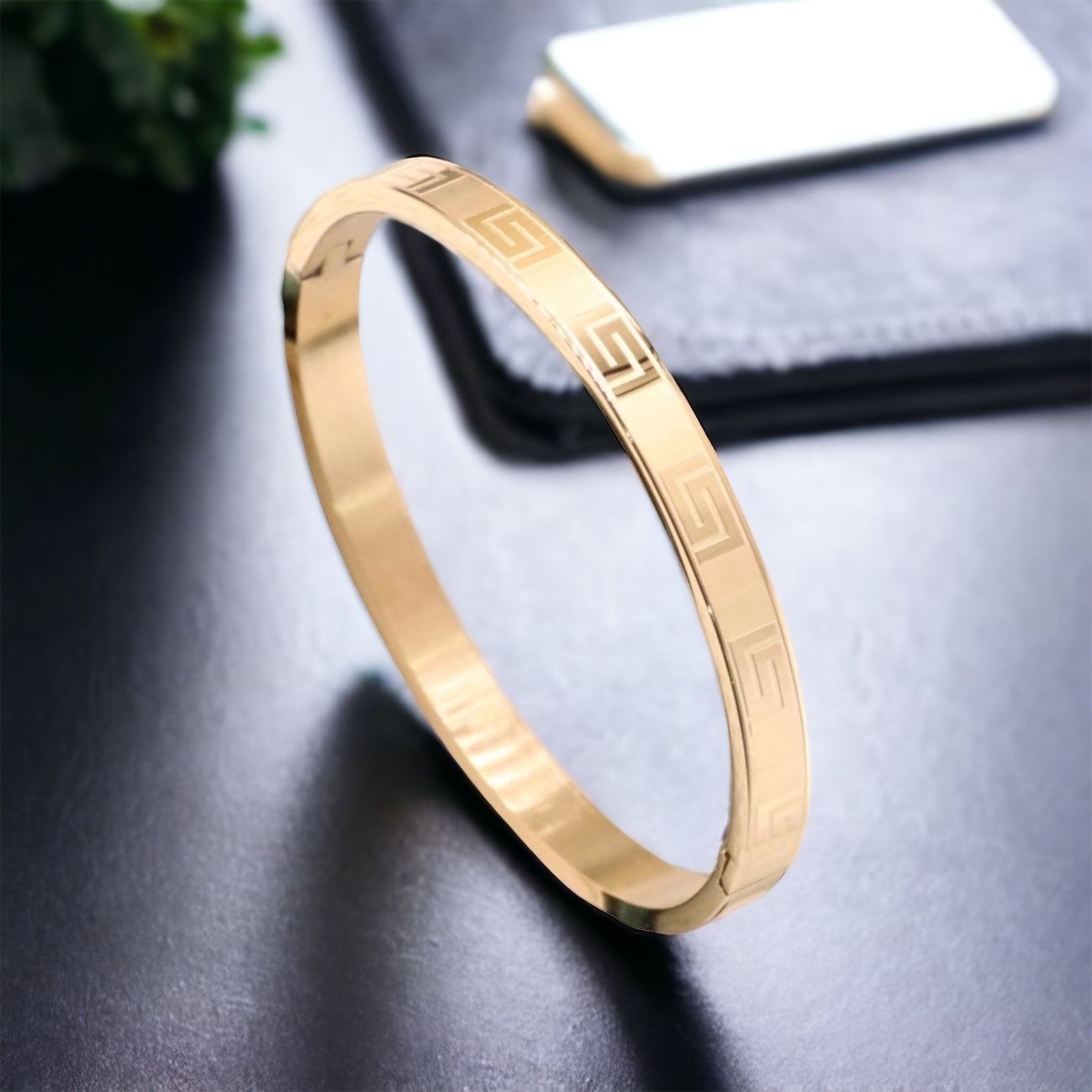 MYKI Glorious Love Bracelet(6 mm thickness, 2.4 diameter) (MKBRAD464G)