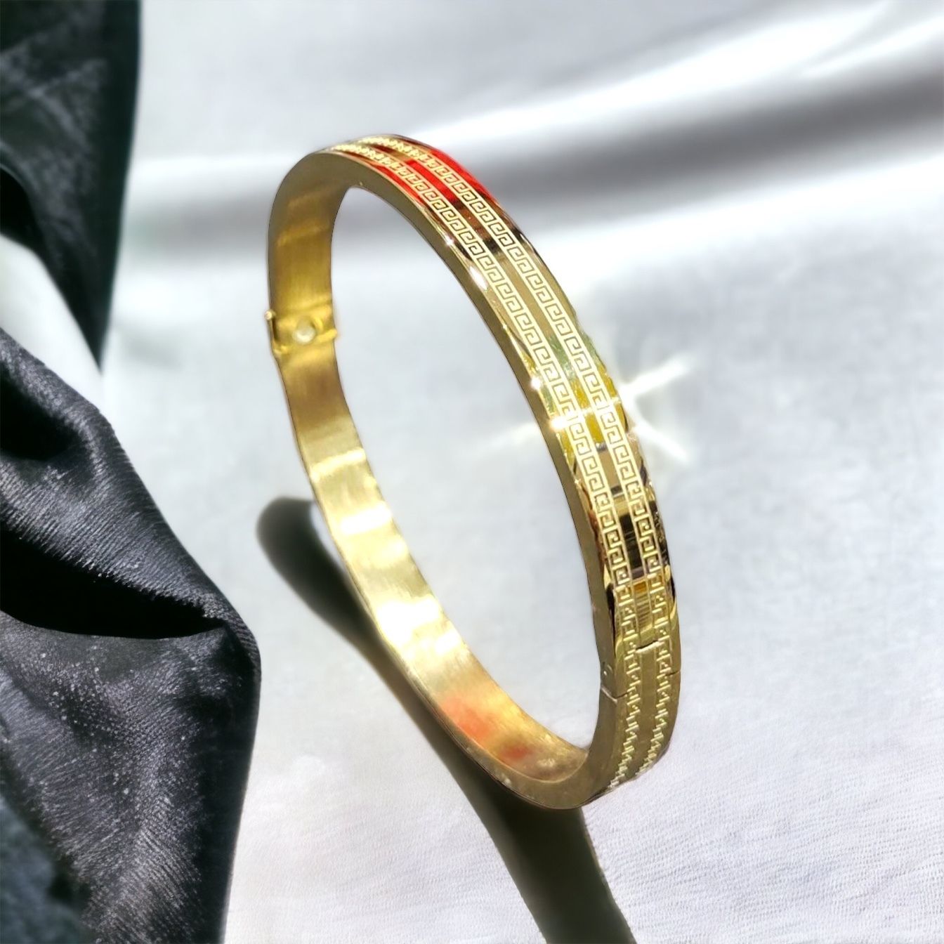 MYKI Glamorous Love Bracelet(6 mm thickness, 2.4 diameter) (MKBRAD465G)
