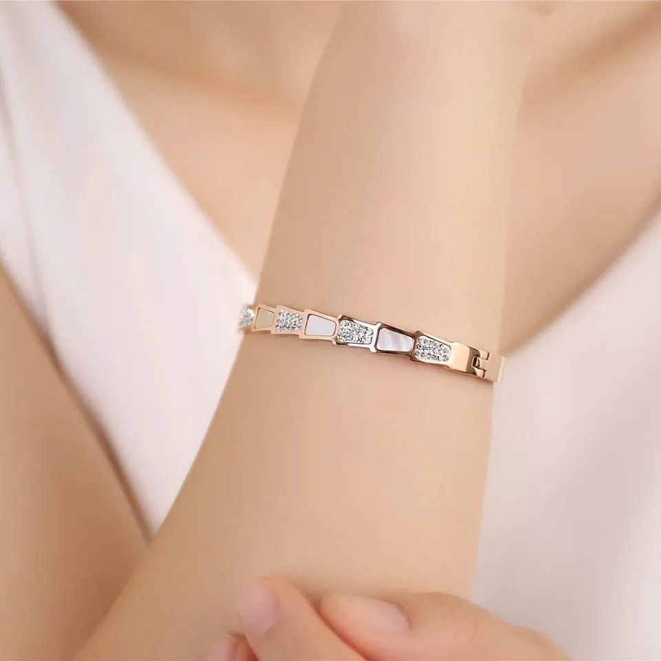 MYKI Amazing Diamond Gold plated Kada Bracelet  (MKBRAD553RG)