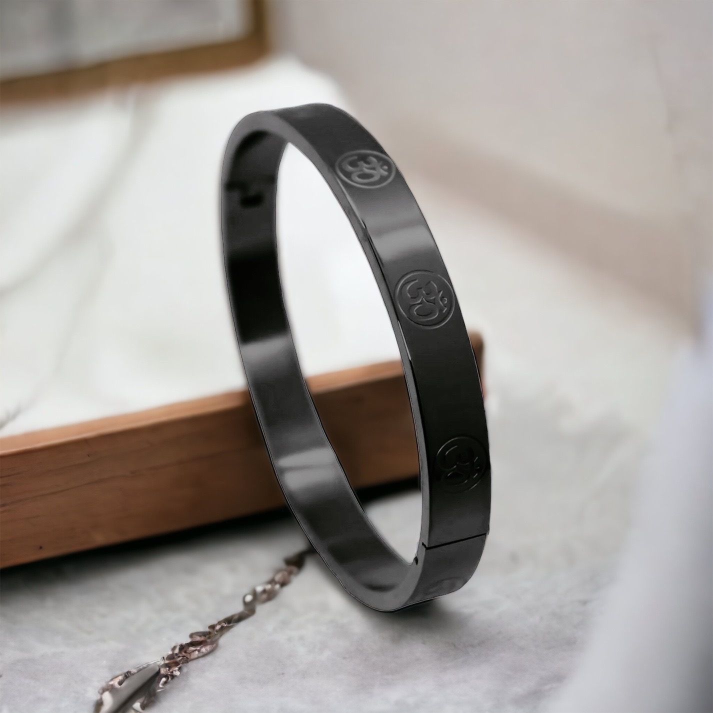 MYKI Delightful OM Kada For Women & Men (MKBRAD445)