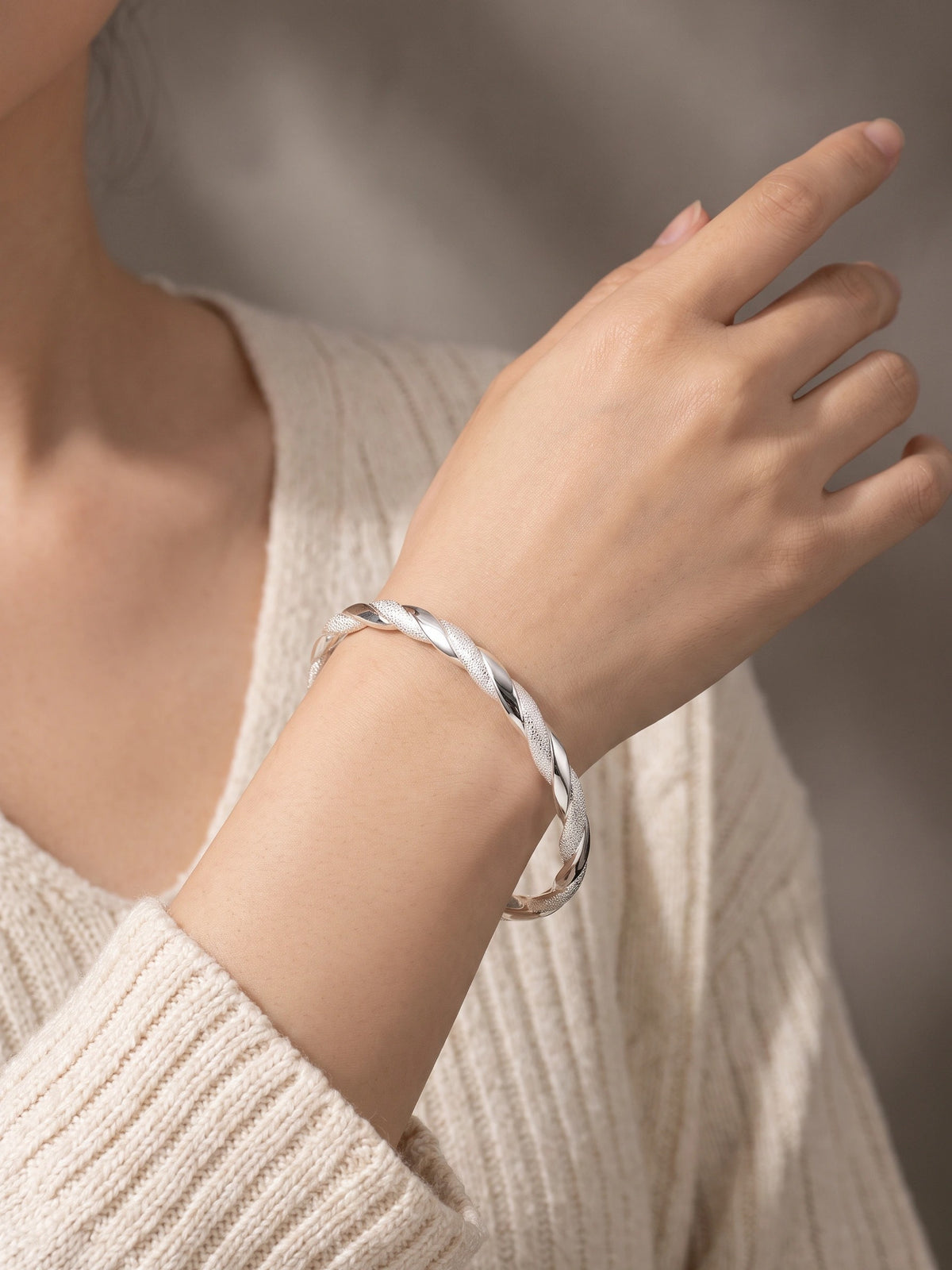 MYKI Elegant Shinny Twisted Kada (MKBRAD342S)