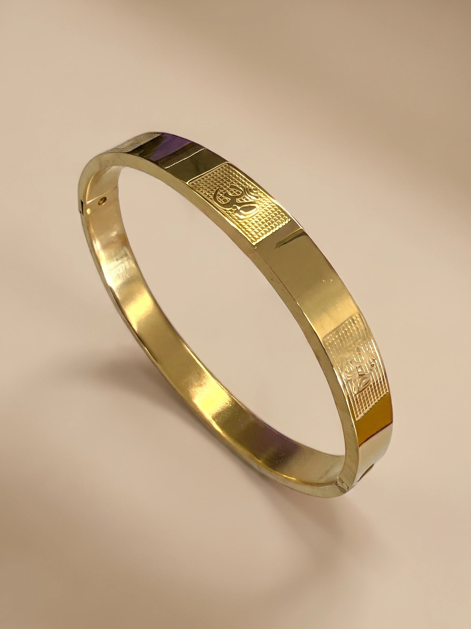 MYKI Delightful OM Kada For Women & Men (MKBRAD398G)