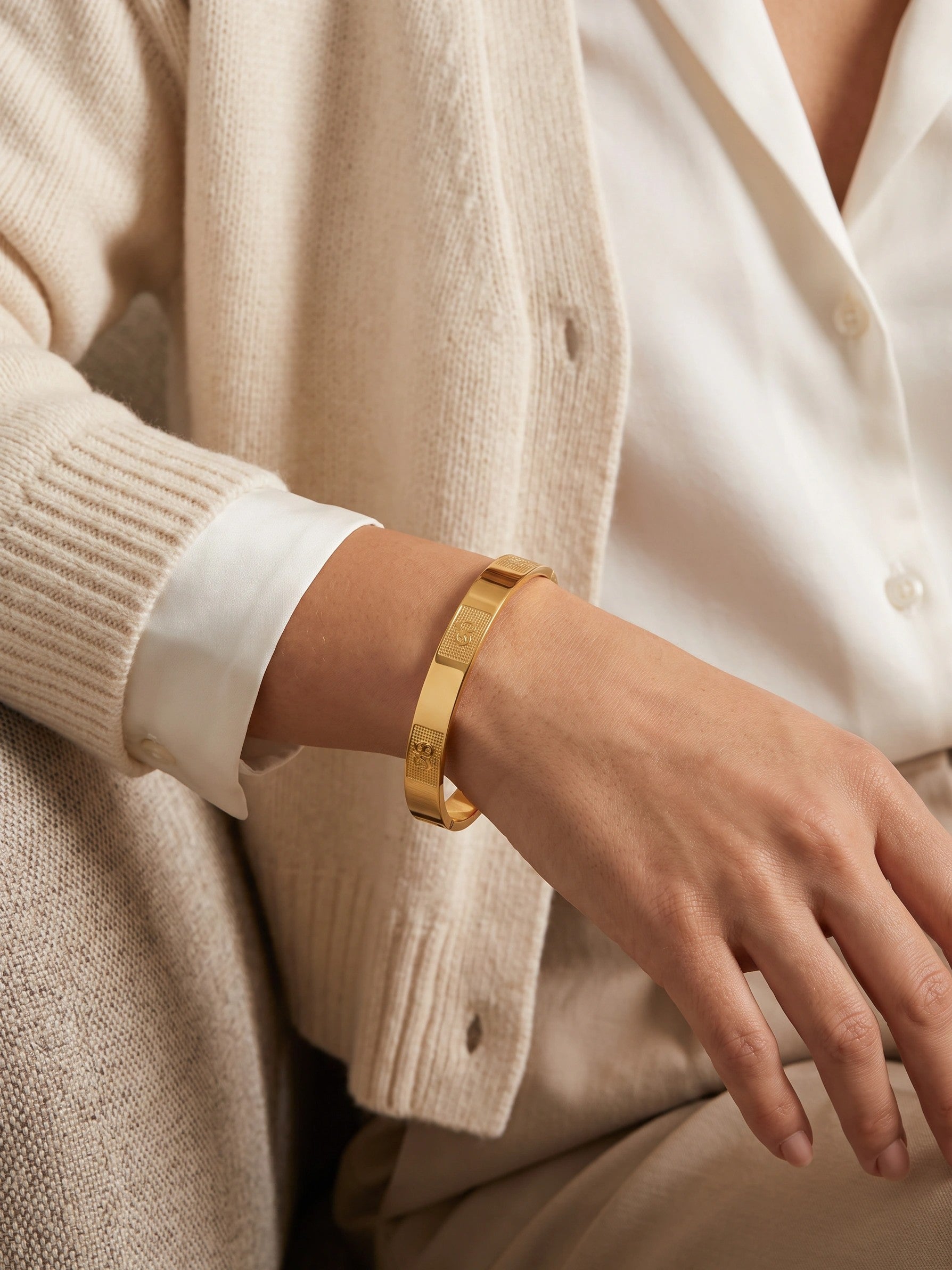 MYKI Delightful OM Kada For Women & Men (MKBRAD398G)