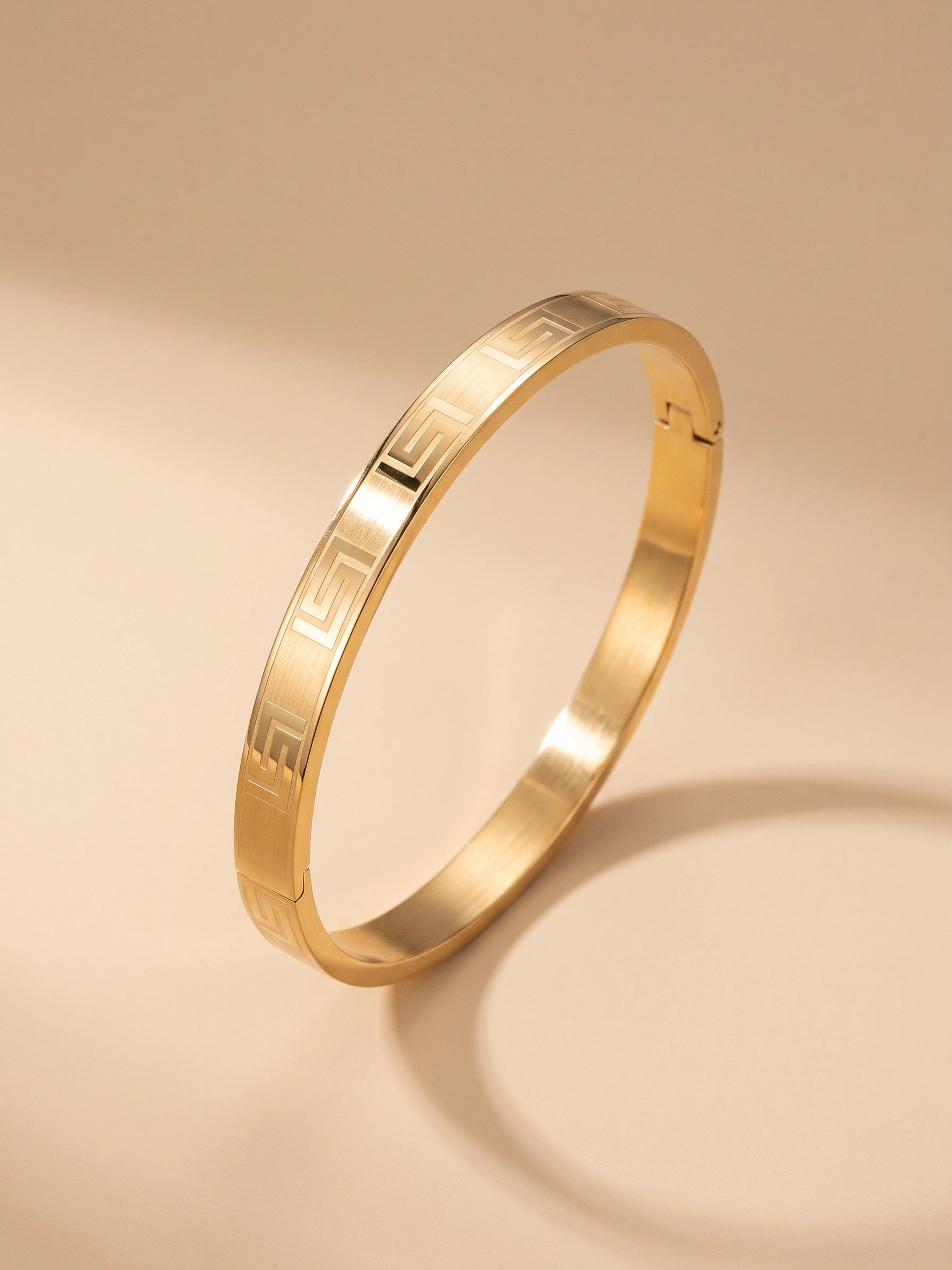 MYKI Glorious Love Bracelet(6 mm thickness, 2.4 diameter) (MKBRAD464G)
