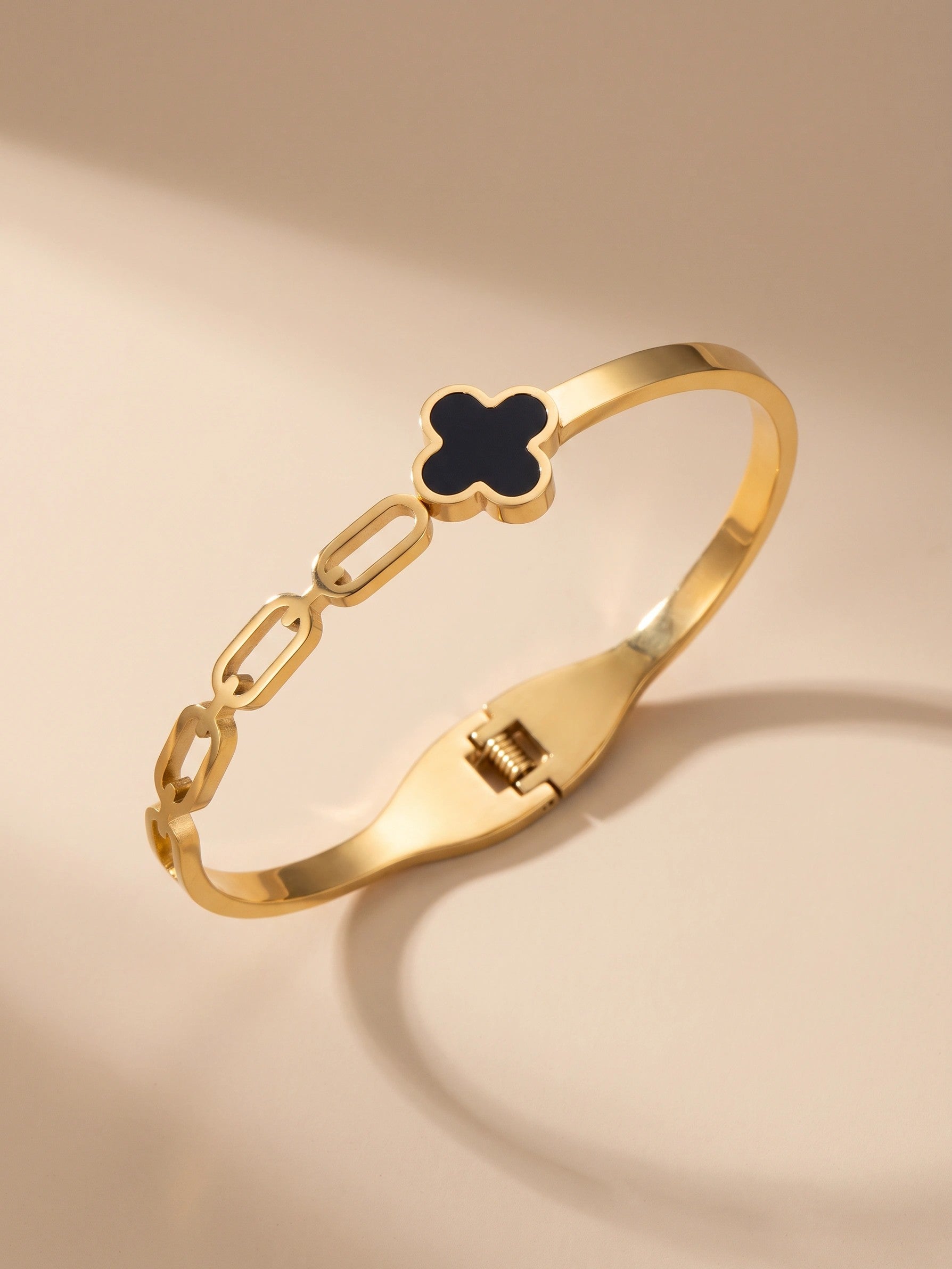 MYKI Attractive Flower Bracelet (MKBRAD483G)