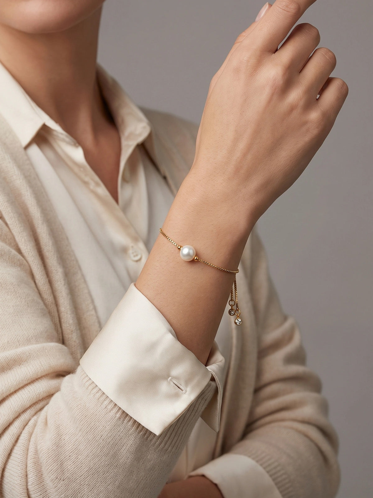 MYKI Elegant Pearl Charm Bracelet  (MKBRAD510G)
