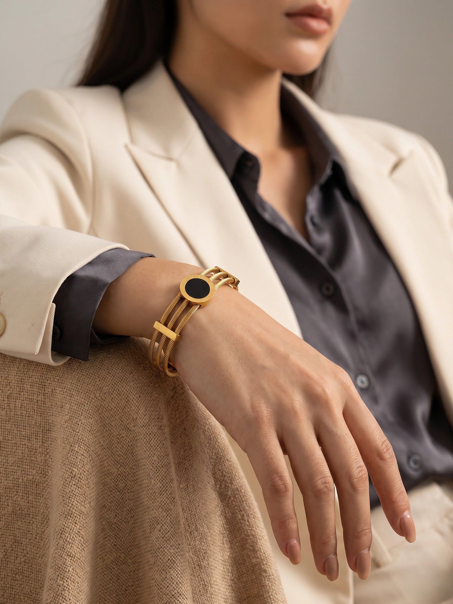 MYKI Beautiful Roman Kada Bracelet For Women & Mens (MKBRAD522G)