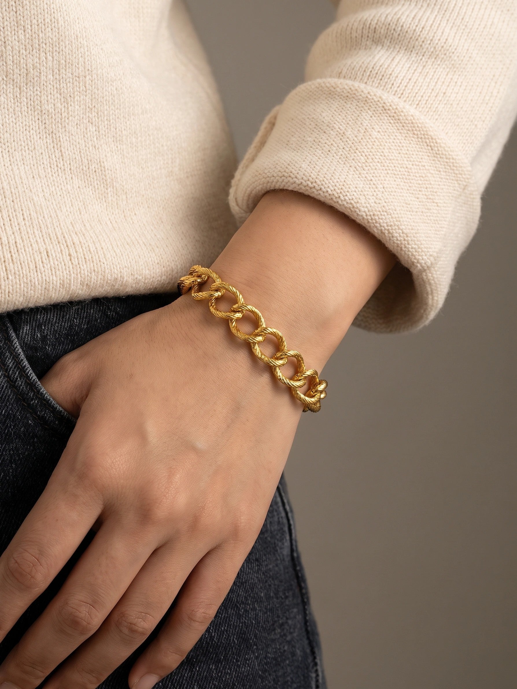 MYKI Gold Bracelet  (MKBRAD555G)