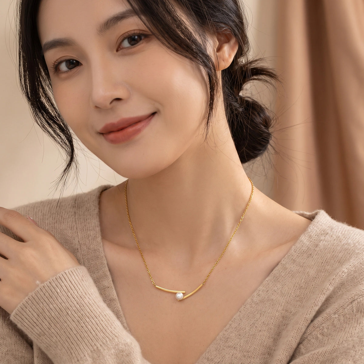 MYKI Anti-Tarnish Stainless Steel Gold Plated Pearl Accent Bar Necklace (MK791G-SSYI)