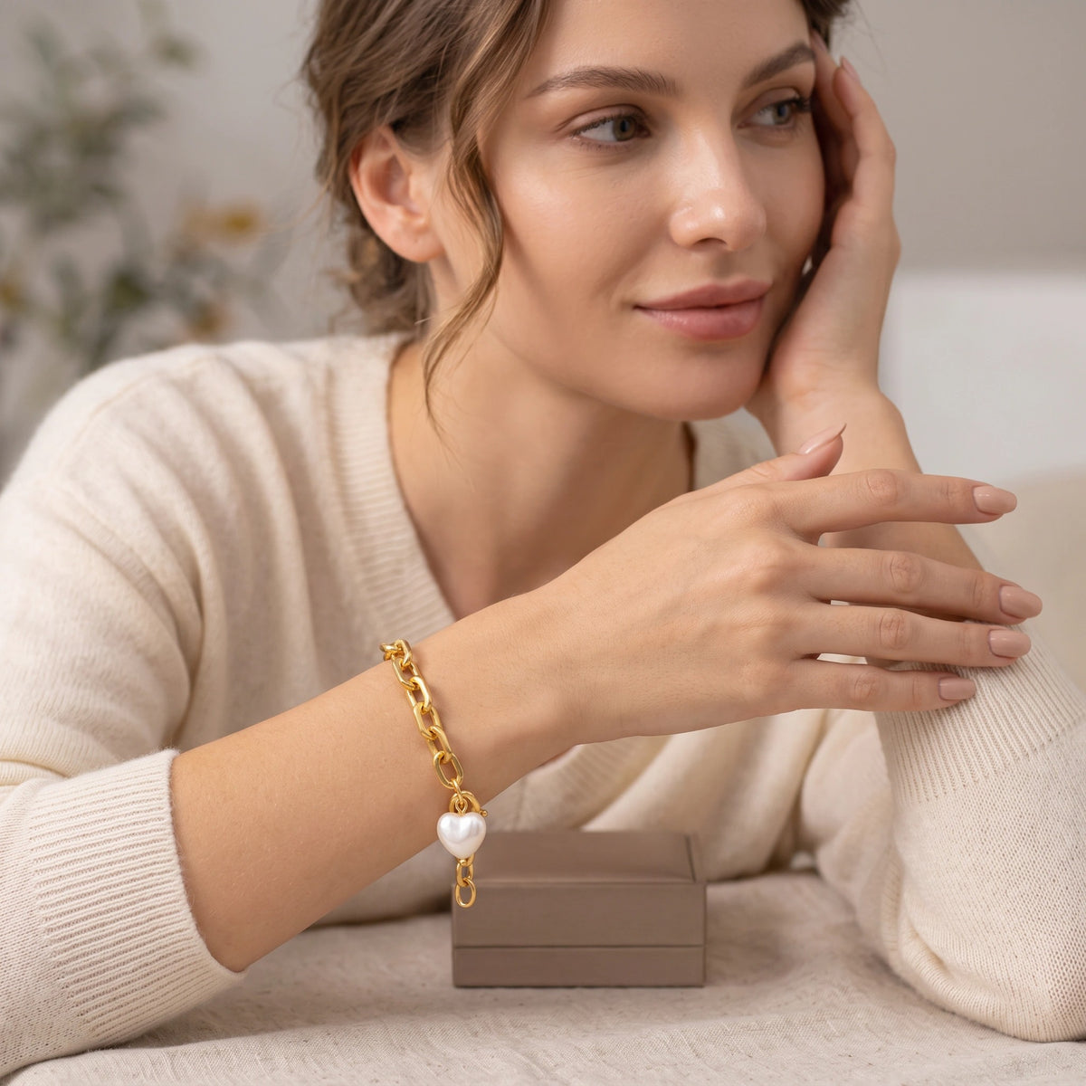 MYKI Gold Plated Chunky Heart Charm Bracelet | Anti-Tarnish(MKBRAD800G-SSYI)