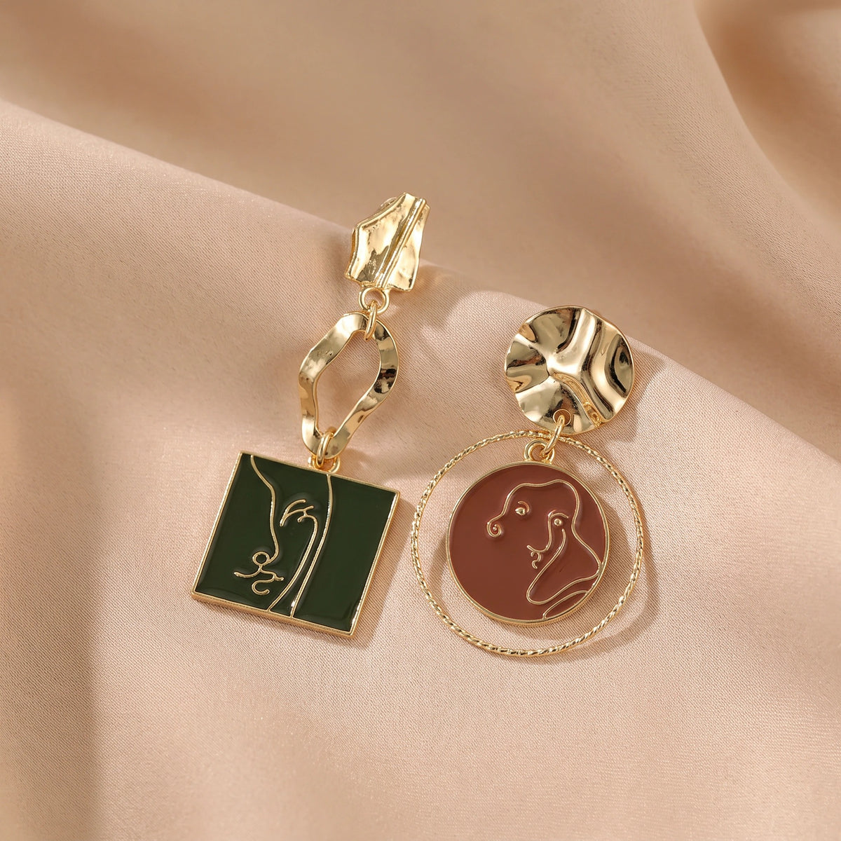 MYKI Abstract Face Korean Mismatch Earrings | Green & Brown Enamel (MKERCH823PI-ANT)