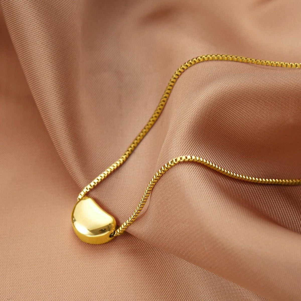Anti Tarnish Cute Little Heart Pendant Chain