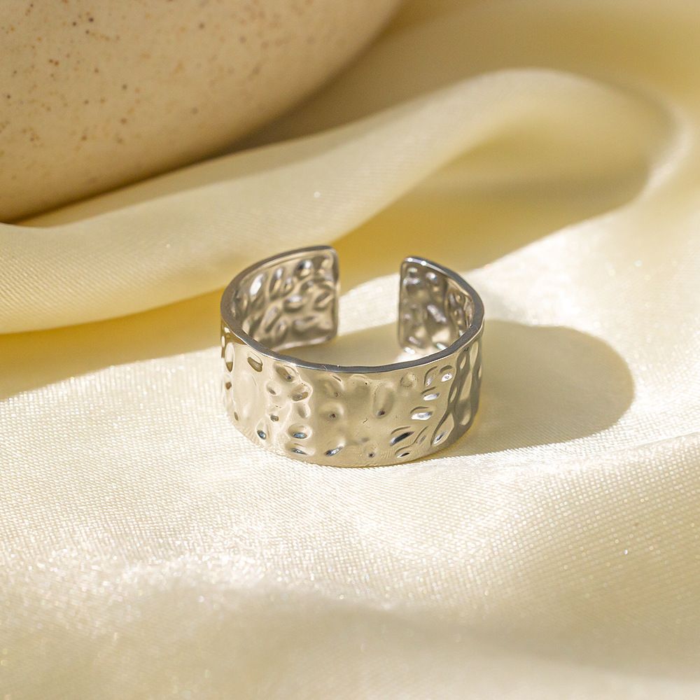 MYKI Textured Adjustable Band Ring | MYKI (MKR756-SSYI)