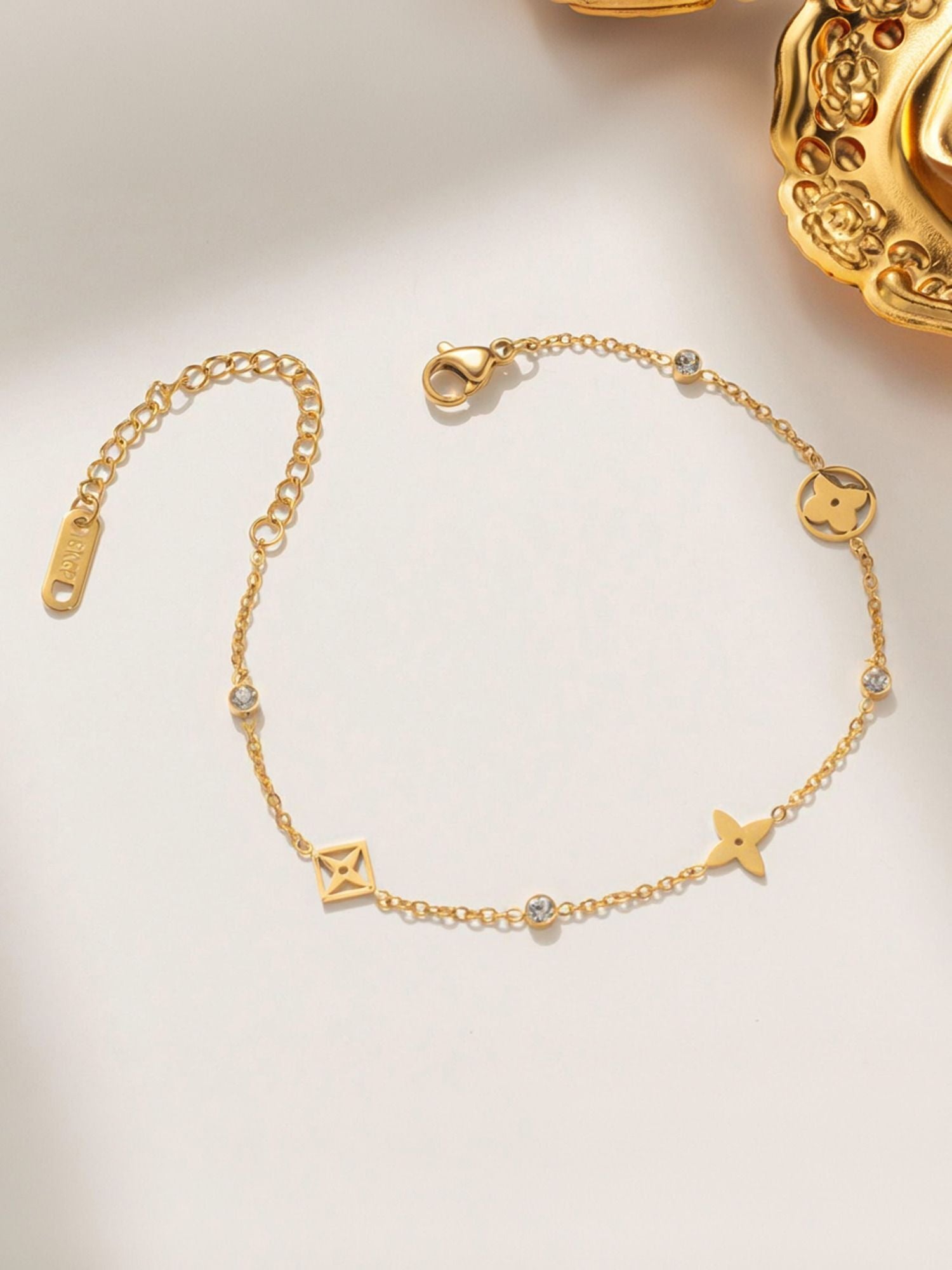 MYKI Elegant Floral Diamond Charm Bracelet (MKBRAD497G)