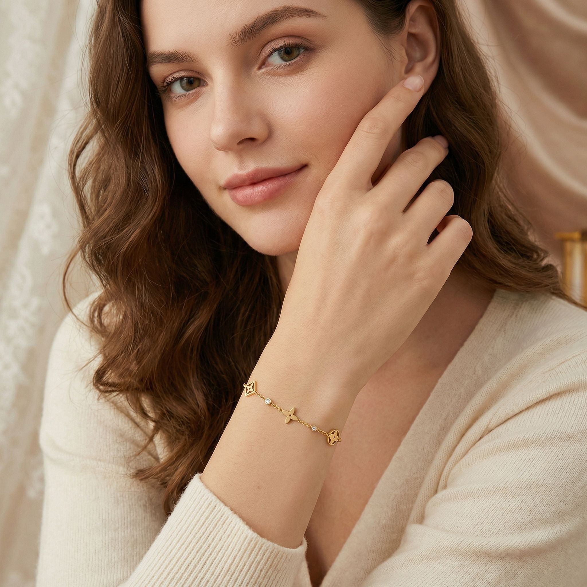 MYKI Elegant Floral Diamond Charm Bracelet (MKBRAD497G)