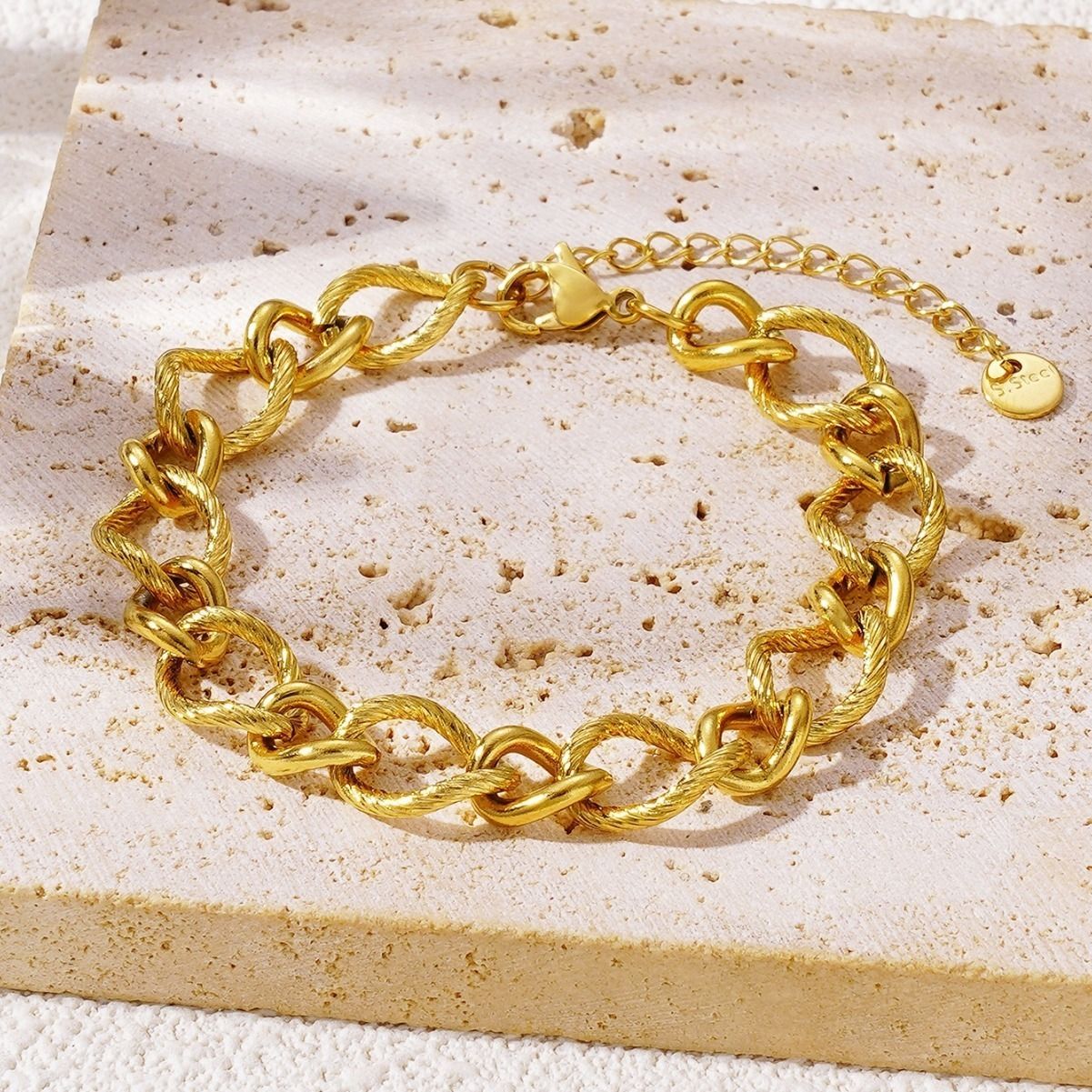 MYKI Gold Bracelet  (MKBRAD555G)