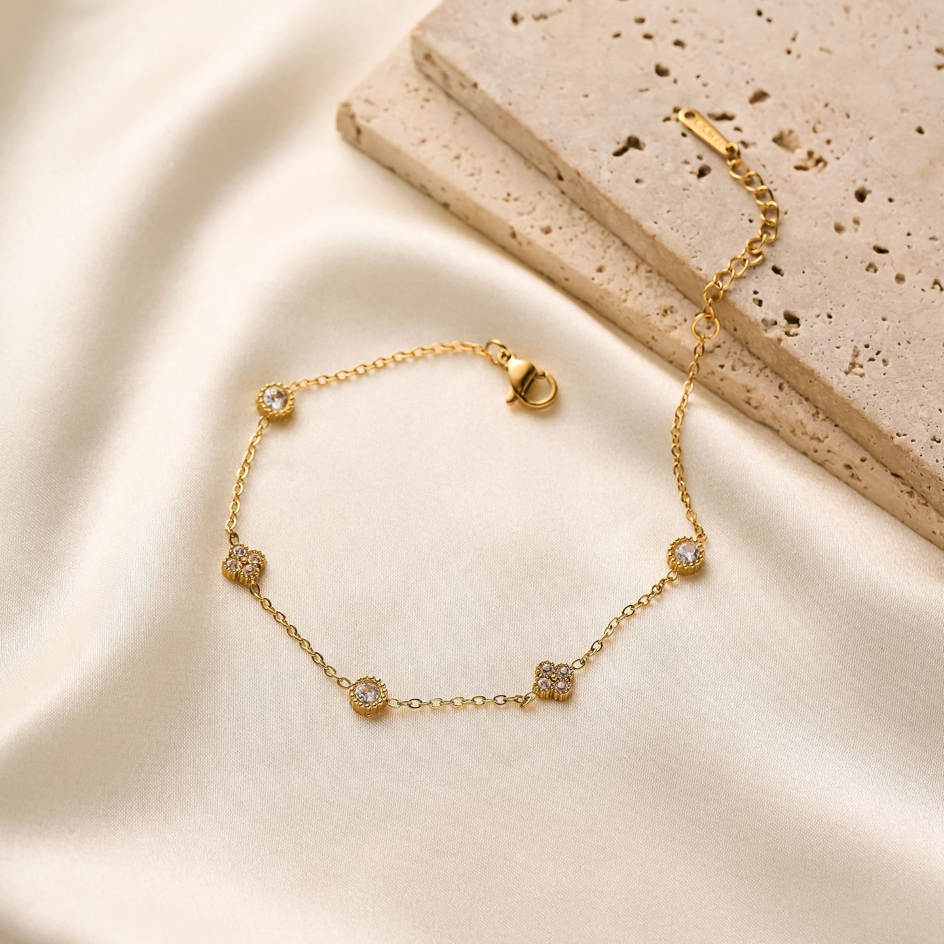MYKI Gold Plated Floral & Solitaire Charm Bracelet (MKBRAD643G-CSS)