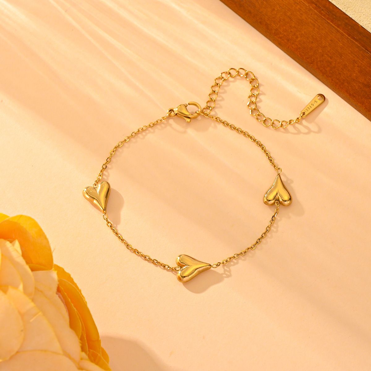 MYKI Gold Plated Heart Charm Bracelet (MKBRAD650G-CSS)