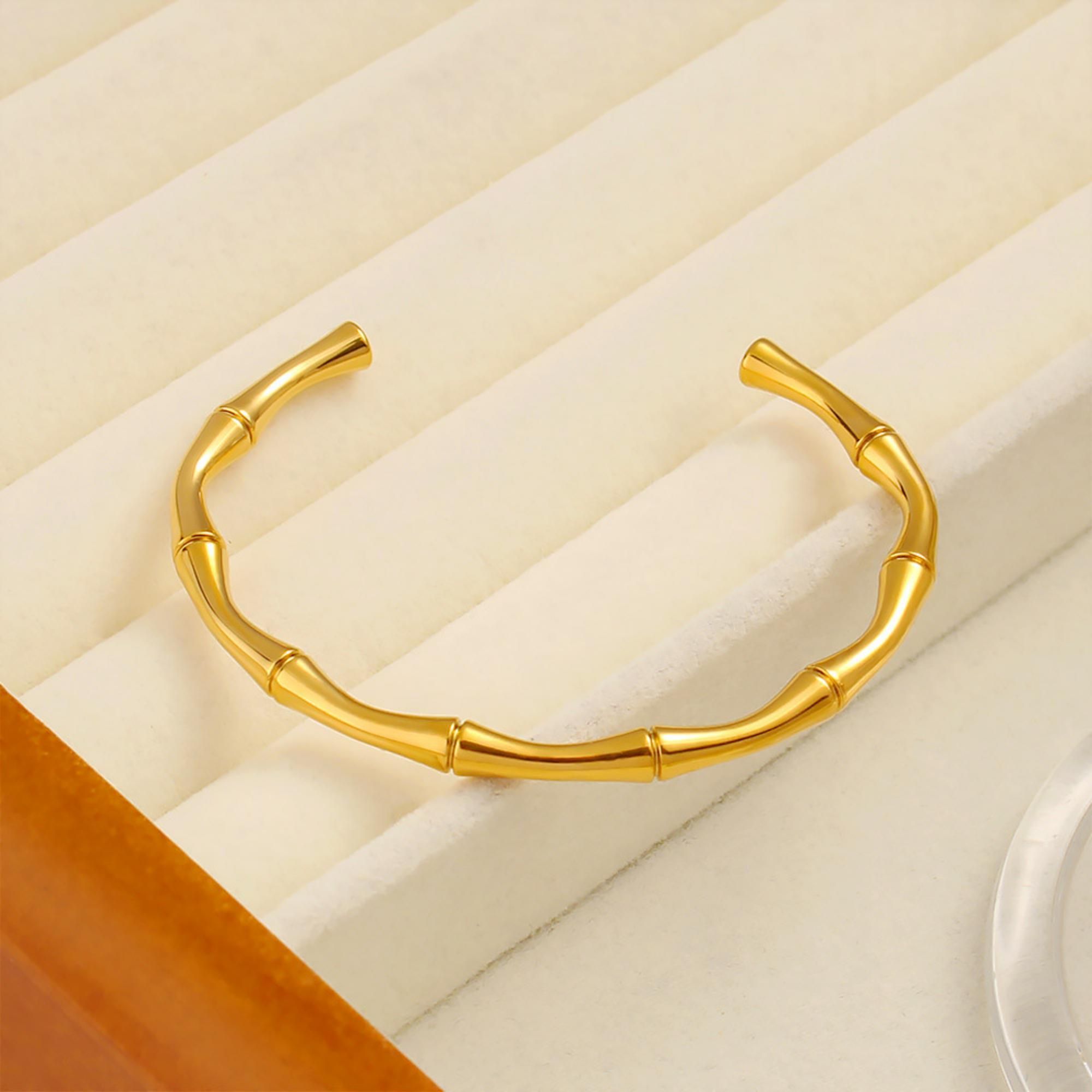 MYKI Love Heart  Bracelet (MKBRAD611G-CSS)
