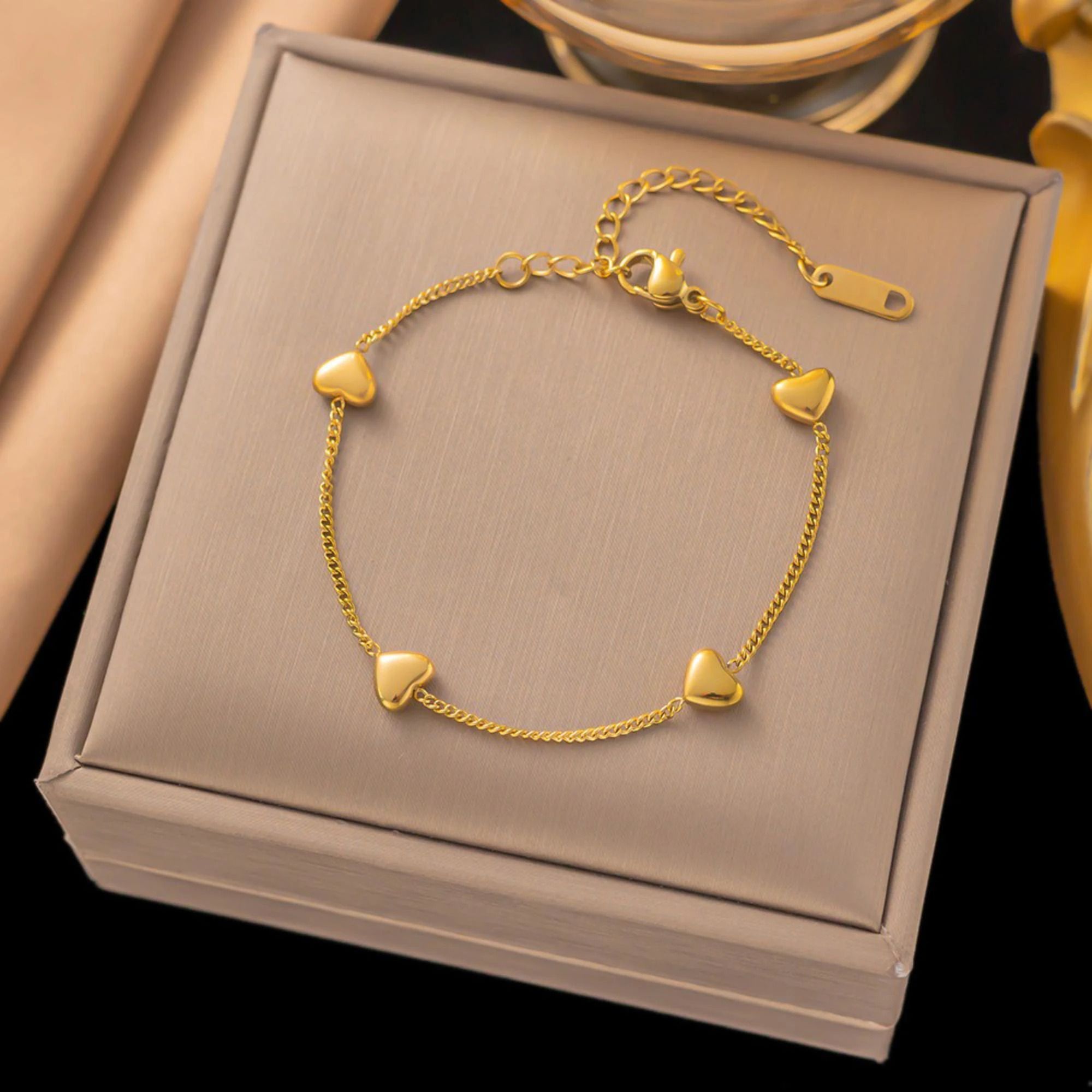 MYKI Gold-Plated Heart Charm Bracelet(MKBRAD748G-SSYI)