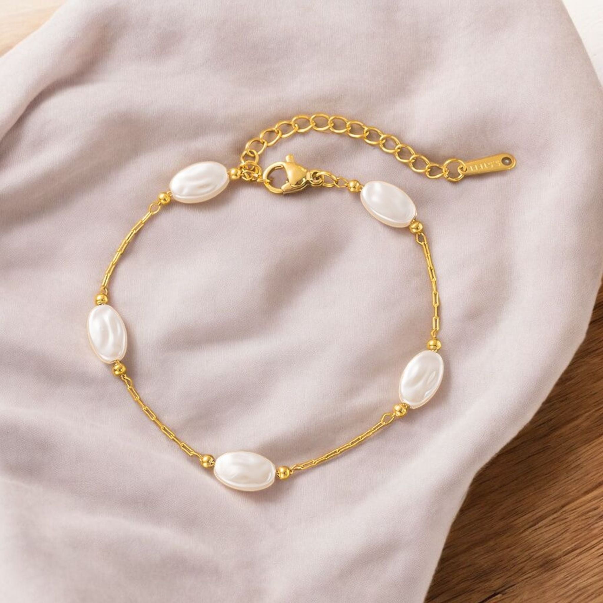 MYKI Gold-Plated Oval Pearl Bead Chain Bracelet – Anti-Tarnish Minimal Style(MKBRAD886G-SSYI)