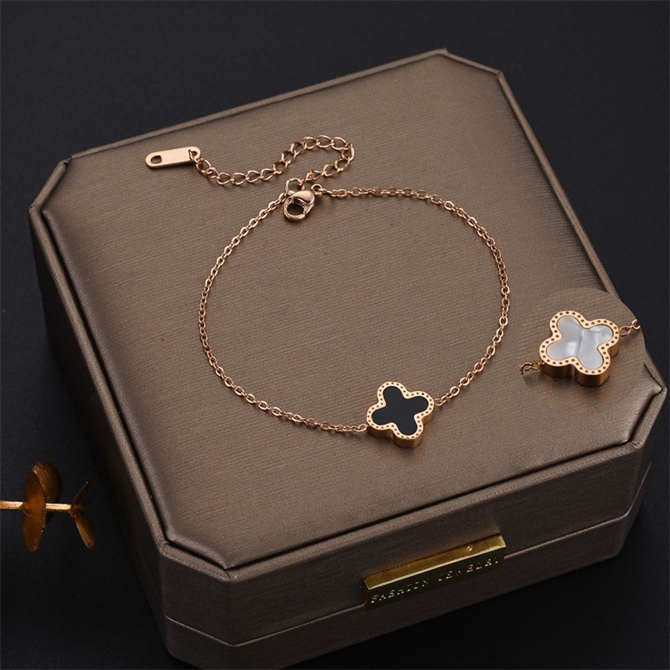 MYKI Elegangt Floral Charm Bracelet (MKBRAD477RG)