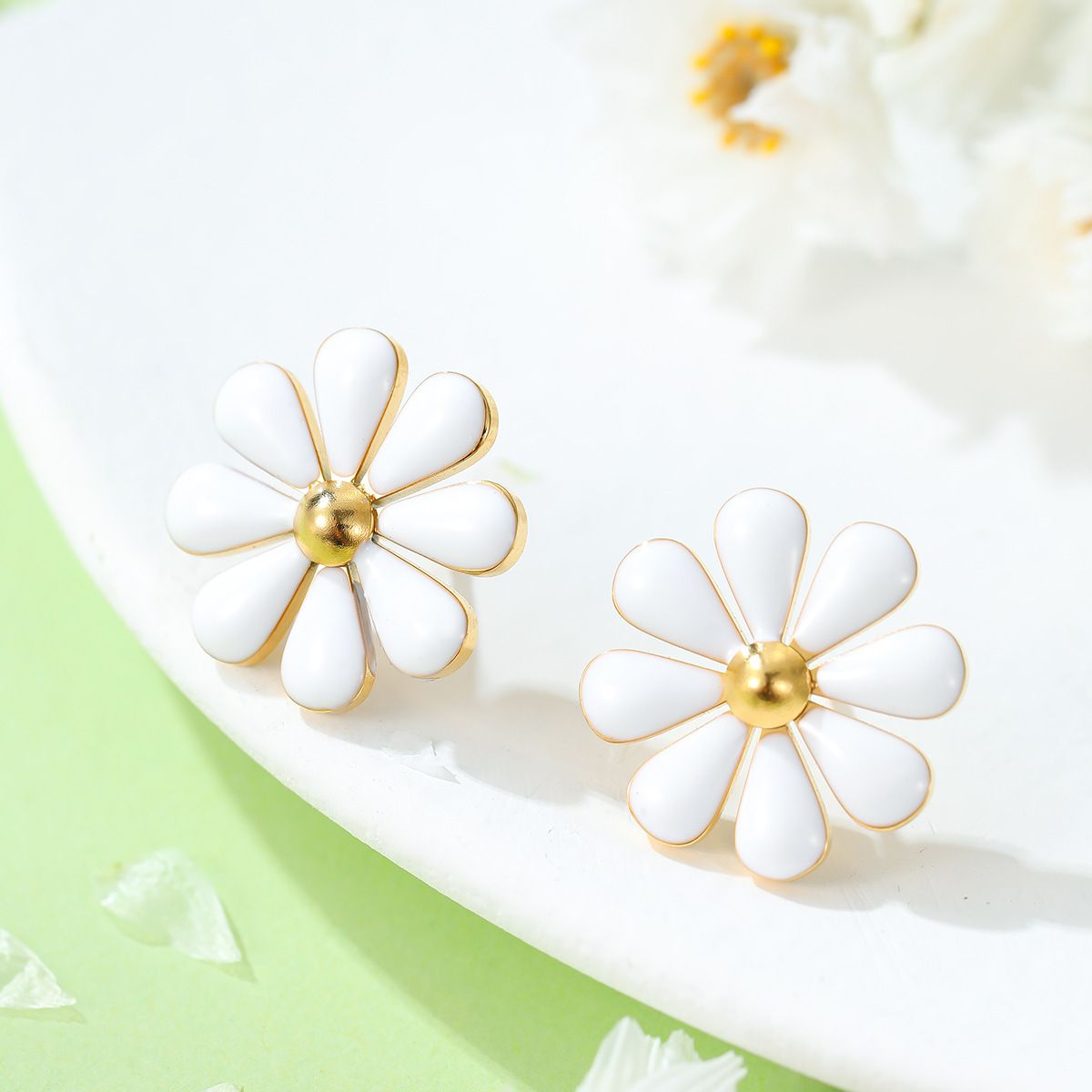 MYKI White Daisy Floral Premium Plated Necklace & Stud Earrings (mkps58)