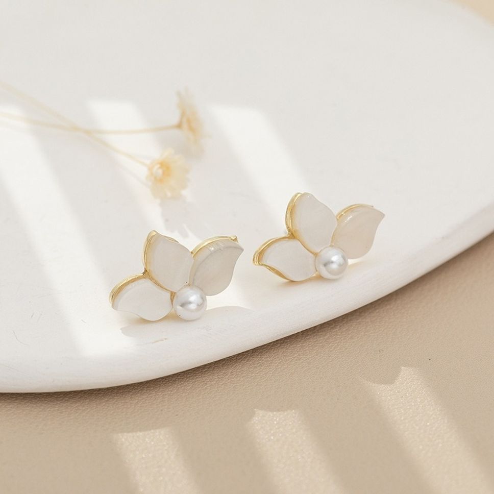 MYKI White Flower Pearl Stud Korean Earrings (MKERCH917CP-ANT)