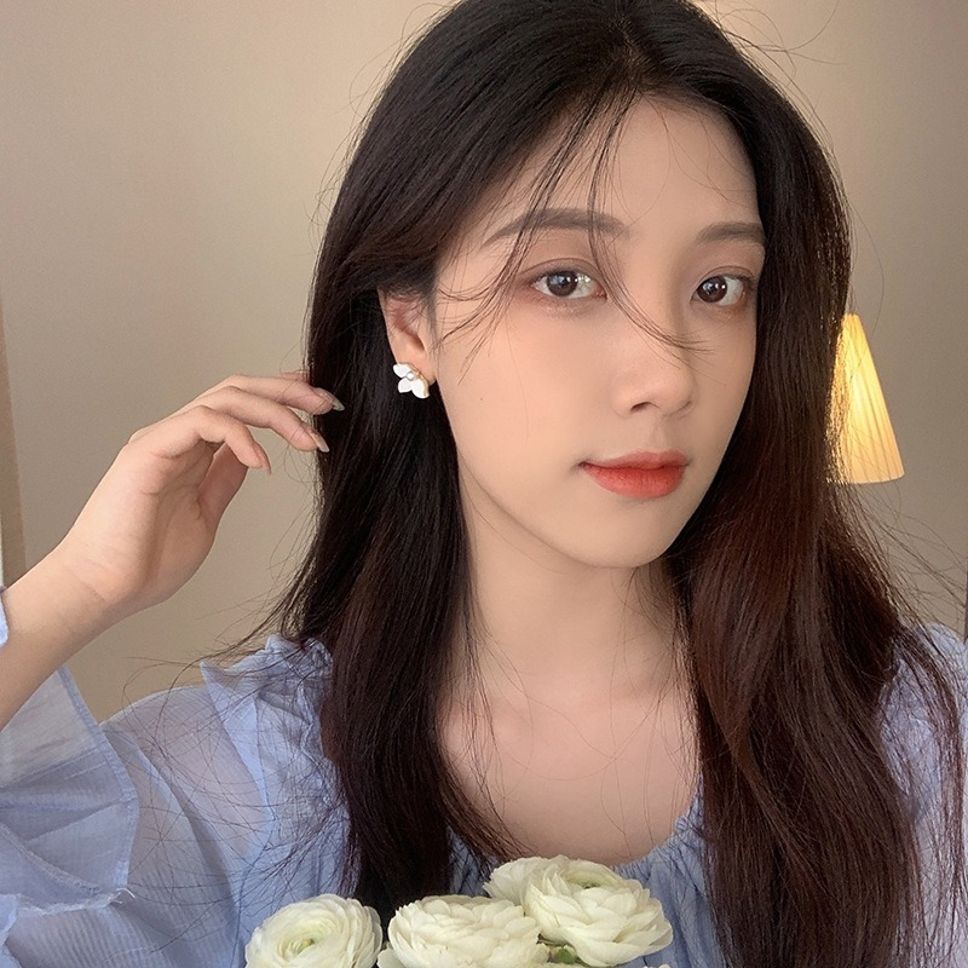 MYKI White Flower Pearl Stud Korean Earrings (MKERCH917CP-ANT)