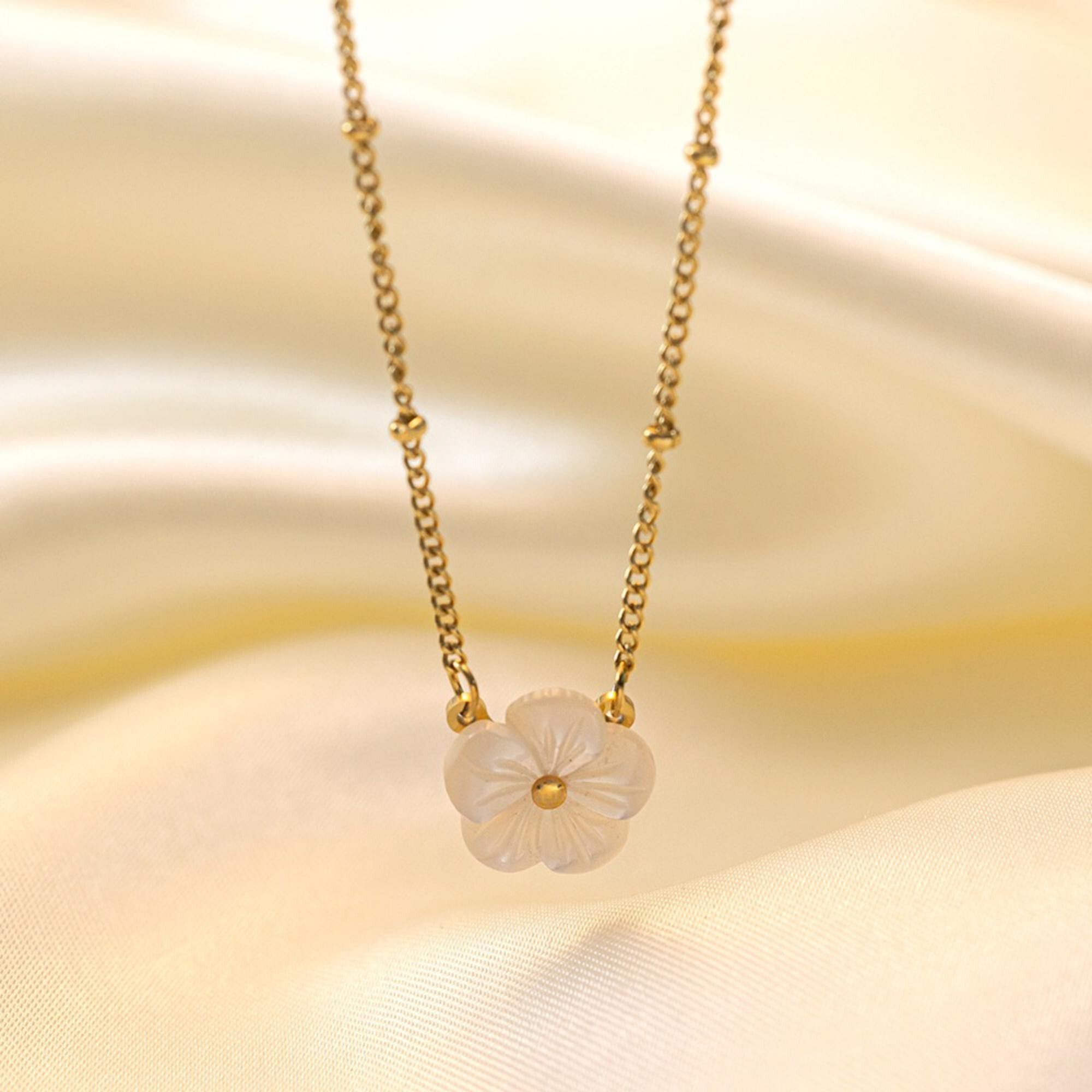 MYKI Anti-Tarnish Stainless Steel Gold Plated Floral Pendant Chain  (MK799G-SSYI)