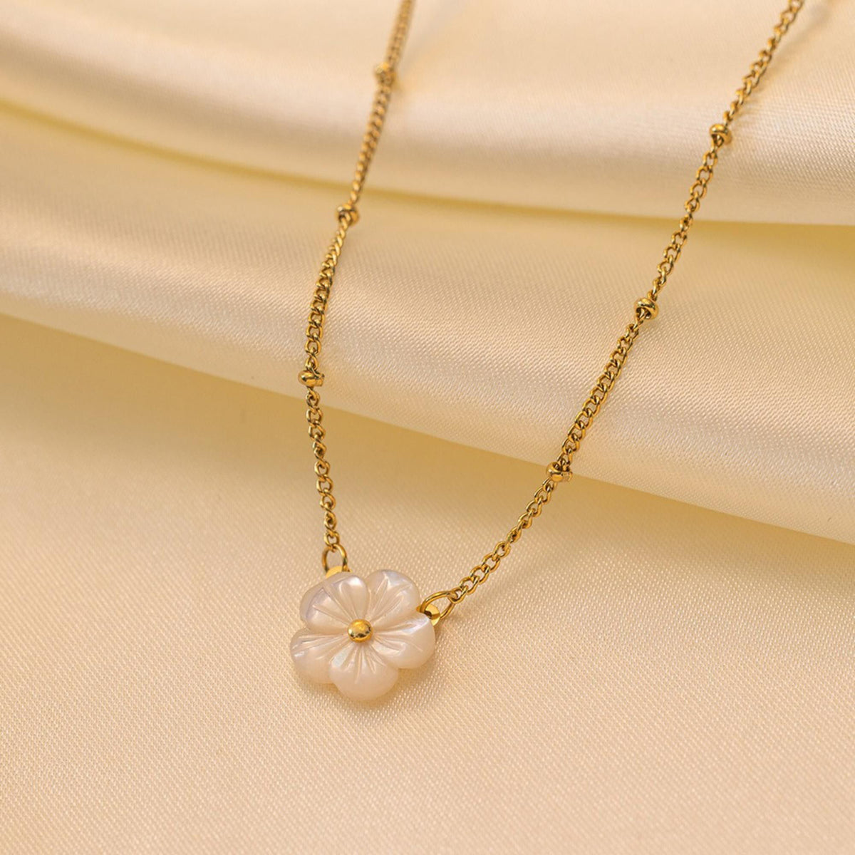 MYKI Anti-Tarnish Stainless Steel Gold Plated Floral Pendant Chain  (MK799G-SSYI)