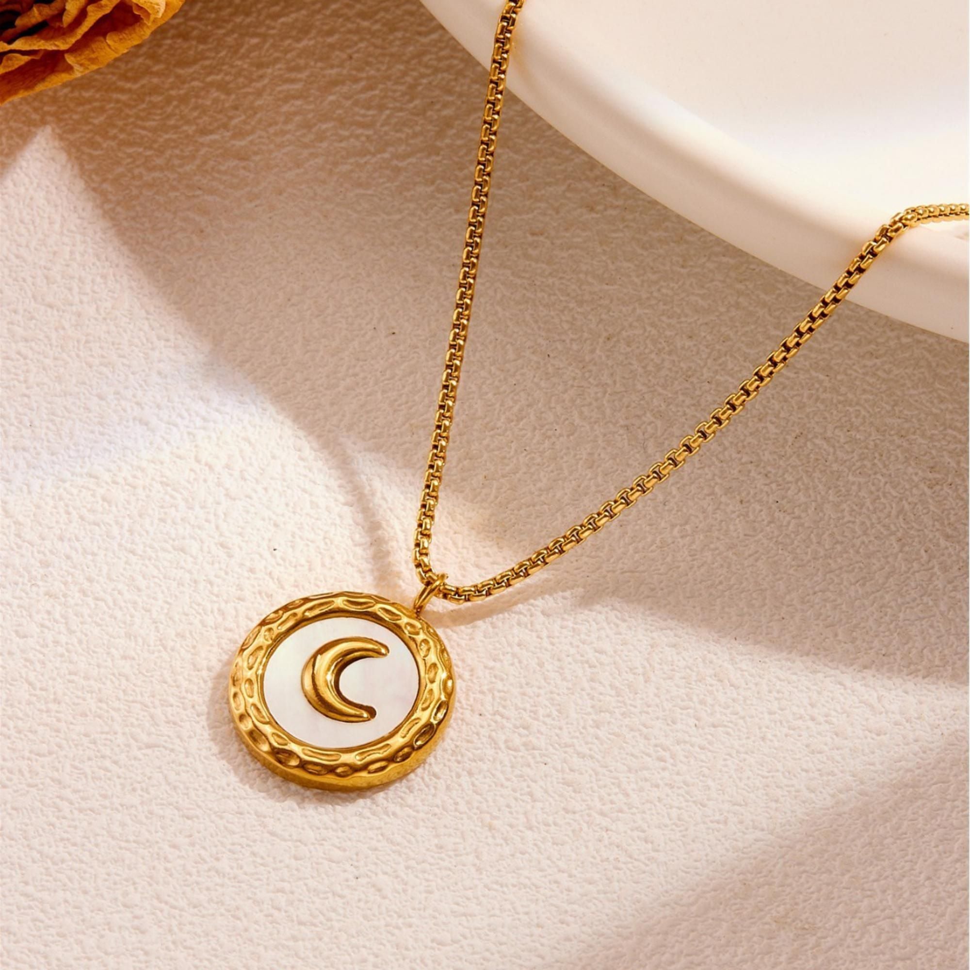 MYKI Striking Stainless Steel Pendant (MK838G-SSYI)