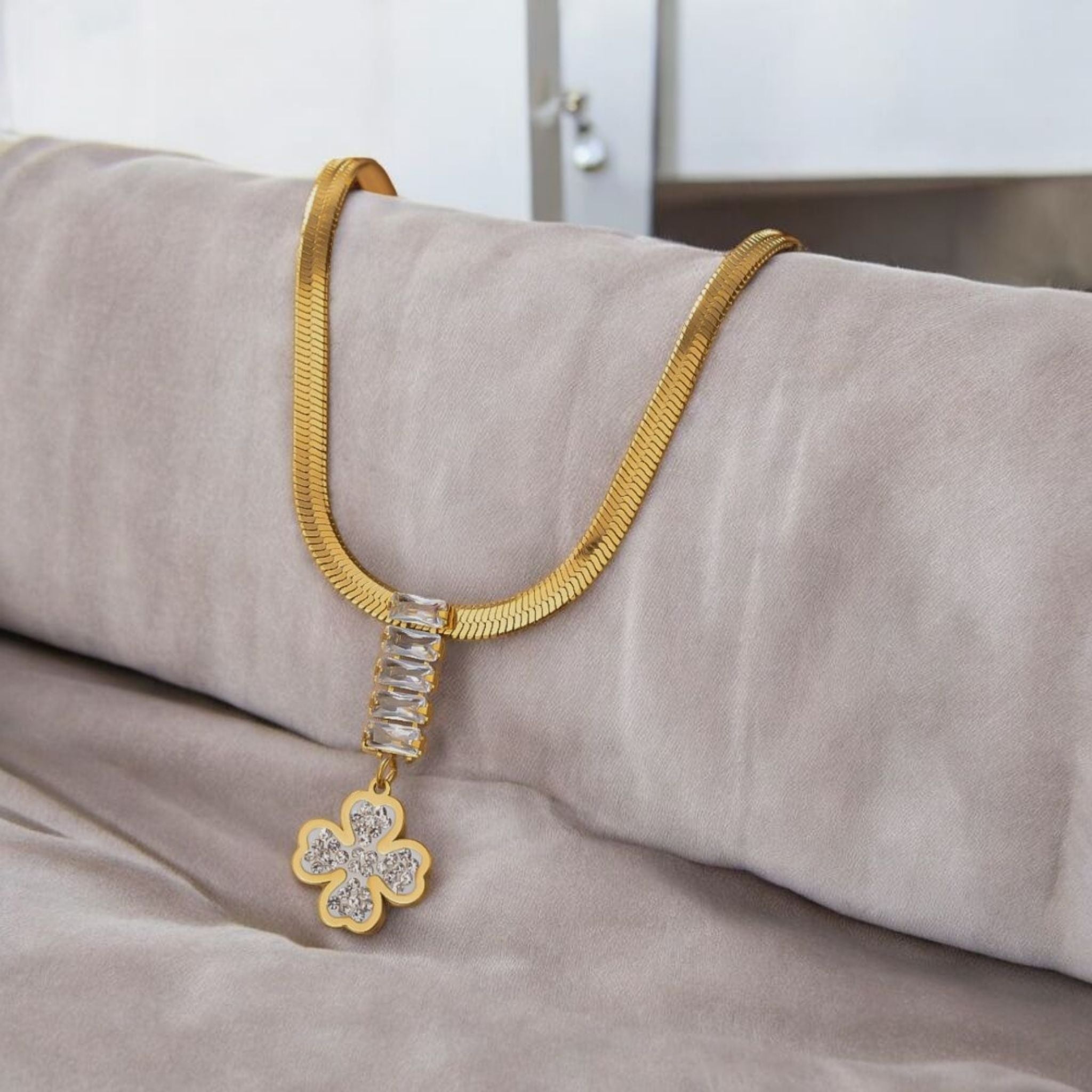 MYKI Anti-Tarnish Crystal Clover Pendant Necklace (MK938G-SSYI)