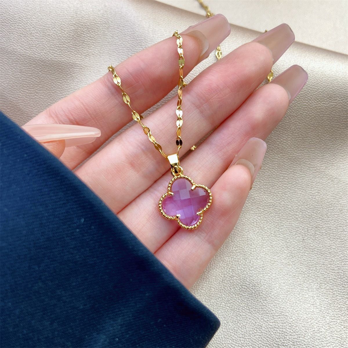 MYKI Anti-Tarnish Clover Pendant Necklace (MK966-SSYI)