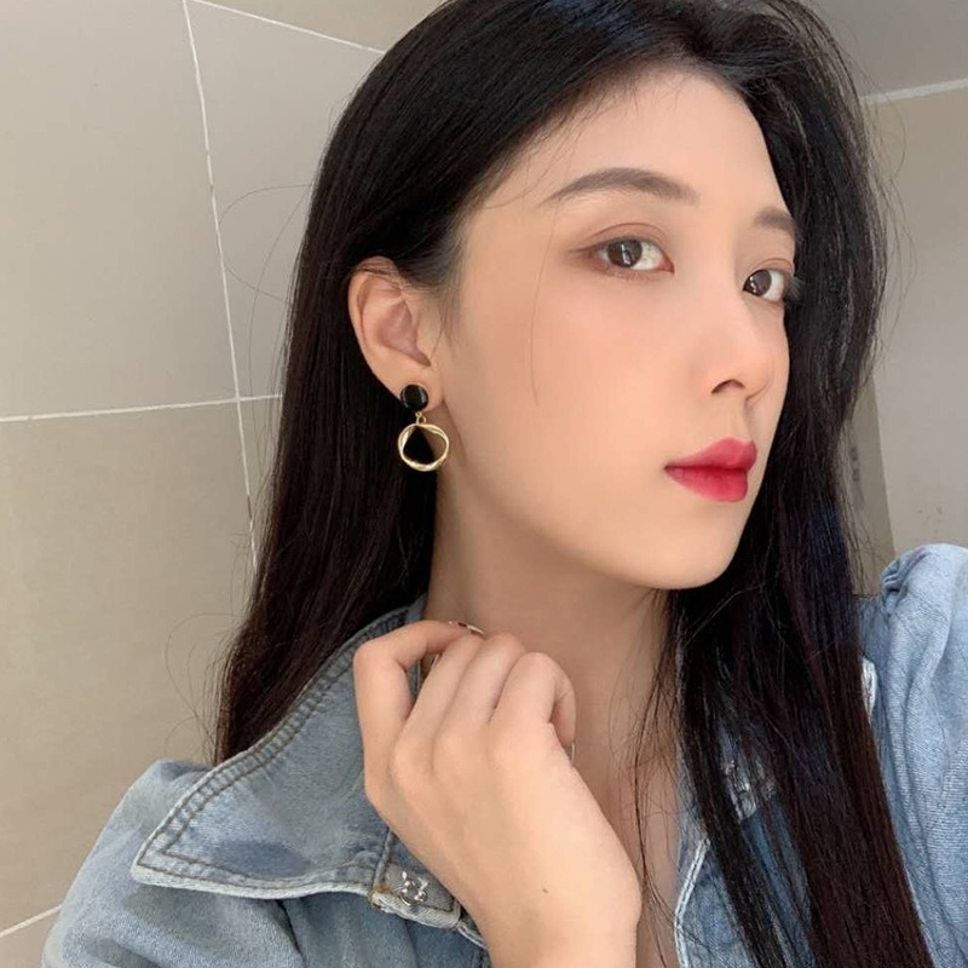 MYKI Black & Gold Korean Hoop Dangle Earrings | Glossy Finish (MKERCH810PI-ANT)